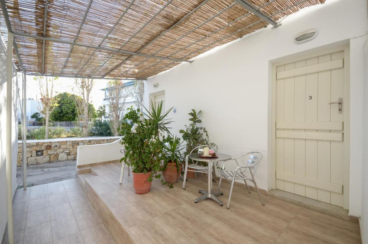 Depis Apartments & Suites Naxos City エクステリア 写真