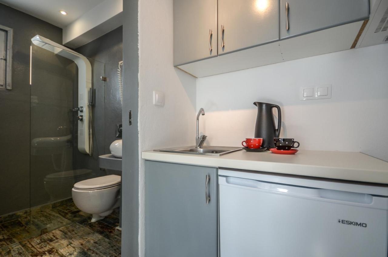 Depis Apartments & Suites Naxos City エクステリア 写真