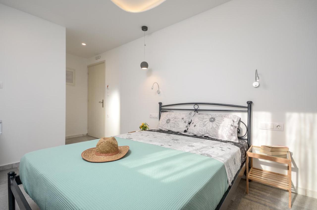 Depis Apartments & Suites Naxos City エクステリア 写真