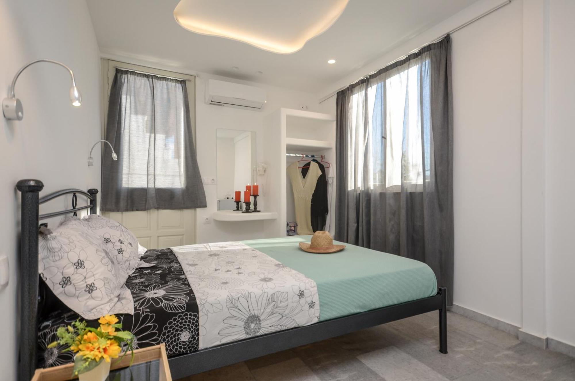 Depis Apartments & Suites Naxos City エクステリア 写真